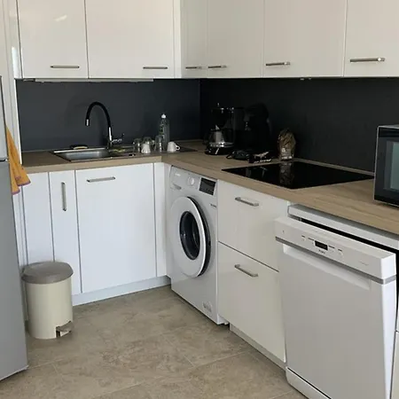 Appartamento T2 : A 50m De La Plage, Proche Du Port, Jardinet Privatif, Ideal Familles - Fr-1-335-202 Hyères